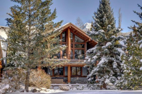 Glacier View Chalet | Family Chalet with Hot tub & Views, Set in a Tranquil Location